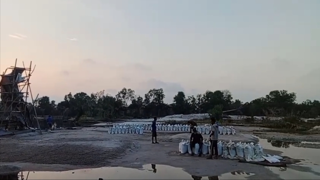 Tambang Pasir Masih Beroperasi Meski Sudah Disegel DLH dan ESDM di Desa Sukorahayu