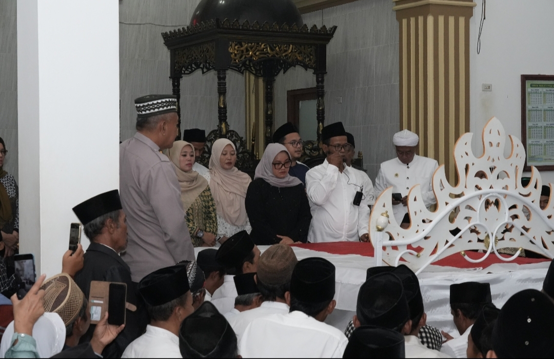 Bupati dan Masyarakat Bersatu dalam Grebeg Lampung Timur Qurani